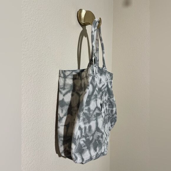 Sold - Picture 2 of 6